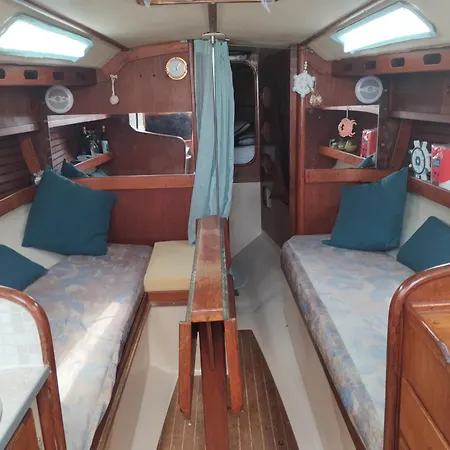 Classic House Boat *